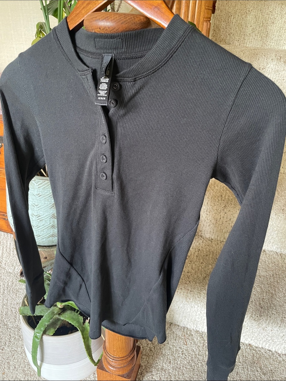 Skims Black Ribbed Henley Long-Sleeve Top - Picture 2 of 6